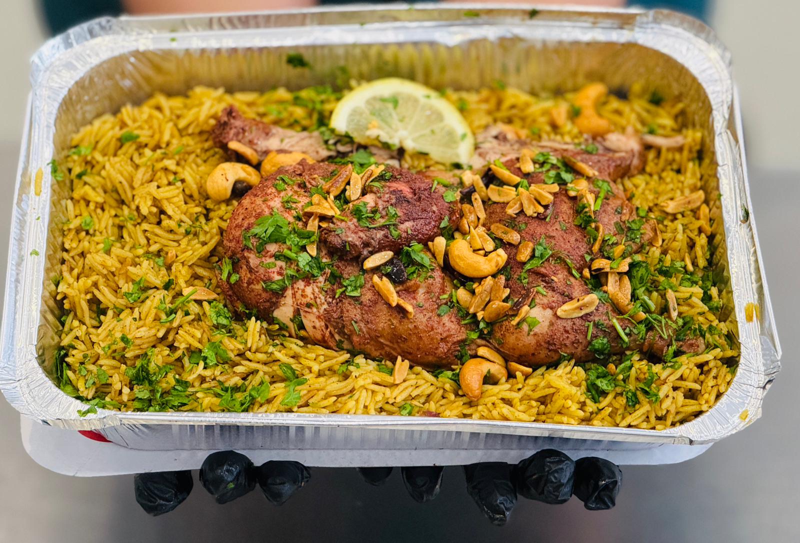 توزيع وجبات ساخنة (دجاج)